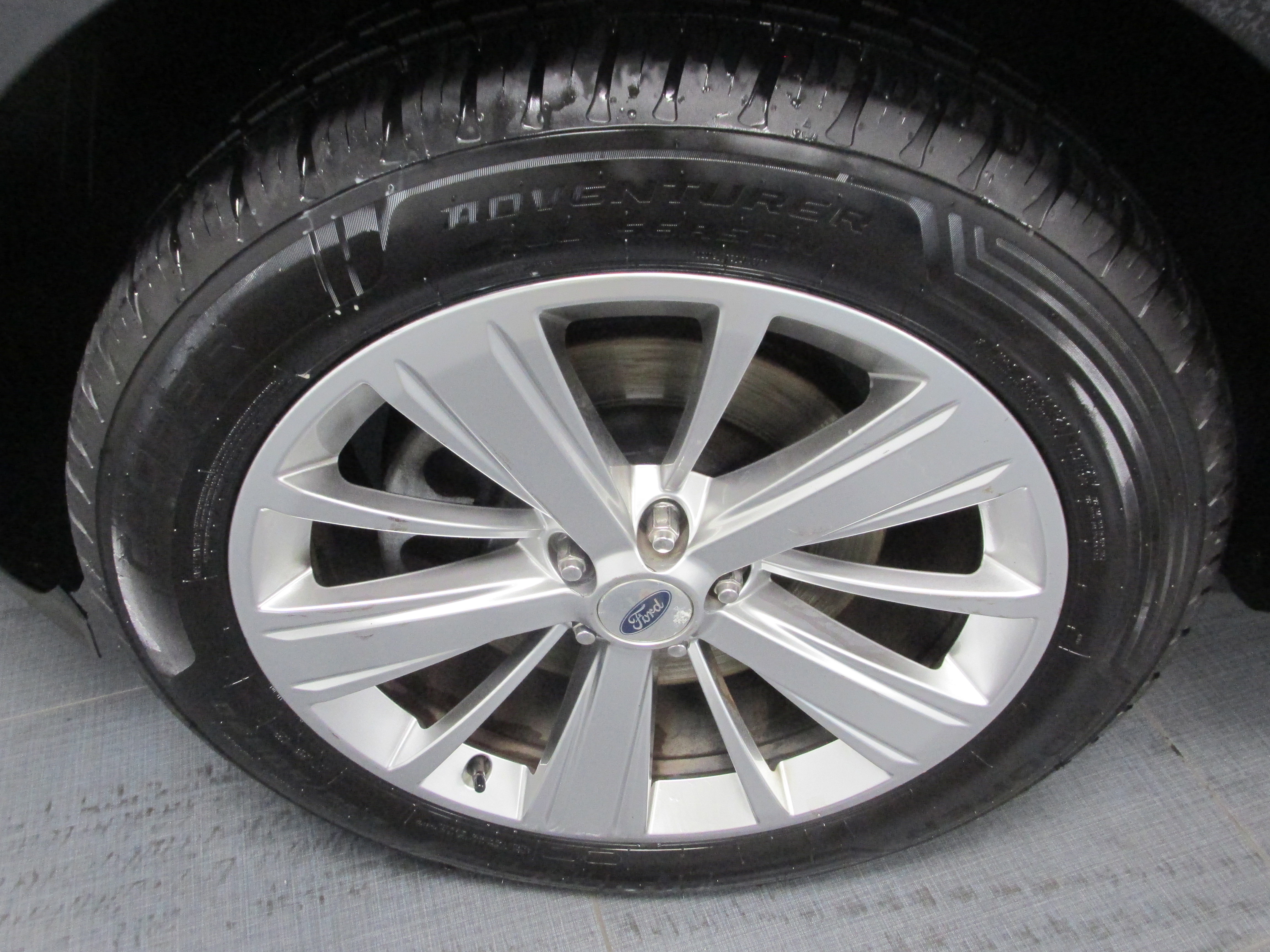 Certified 2019 Ford Explorer Limited w/ Class III Trailer Tow Package image 14