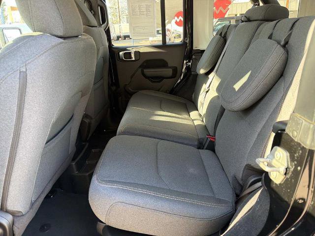 Used 2024 Jeep Wrangler Unlimited image 14