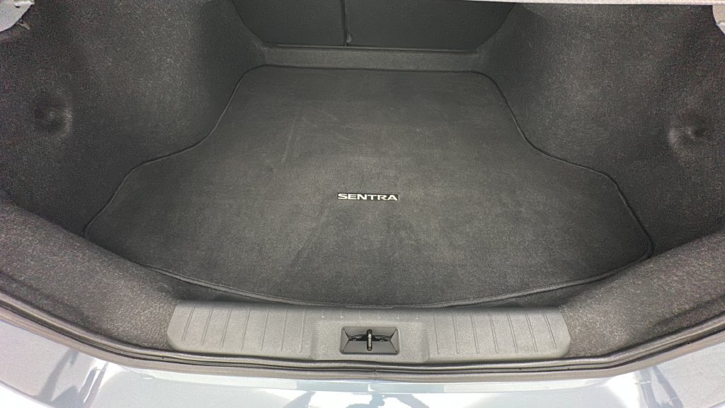 Used 2025 Nissan Sentra SR FWD image 23