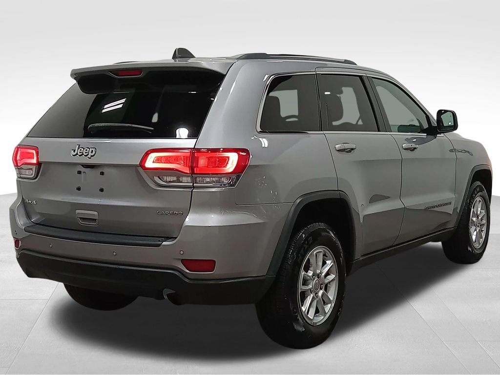 Used 2019 Jeep Grand Cherokee Laredo AWD/4WD image 3