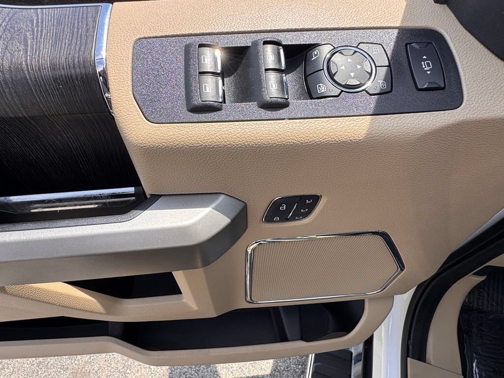 Certified 2021 Ford F250 Lariat w/ Lariat Ultimate Package AWD/4WD image 16