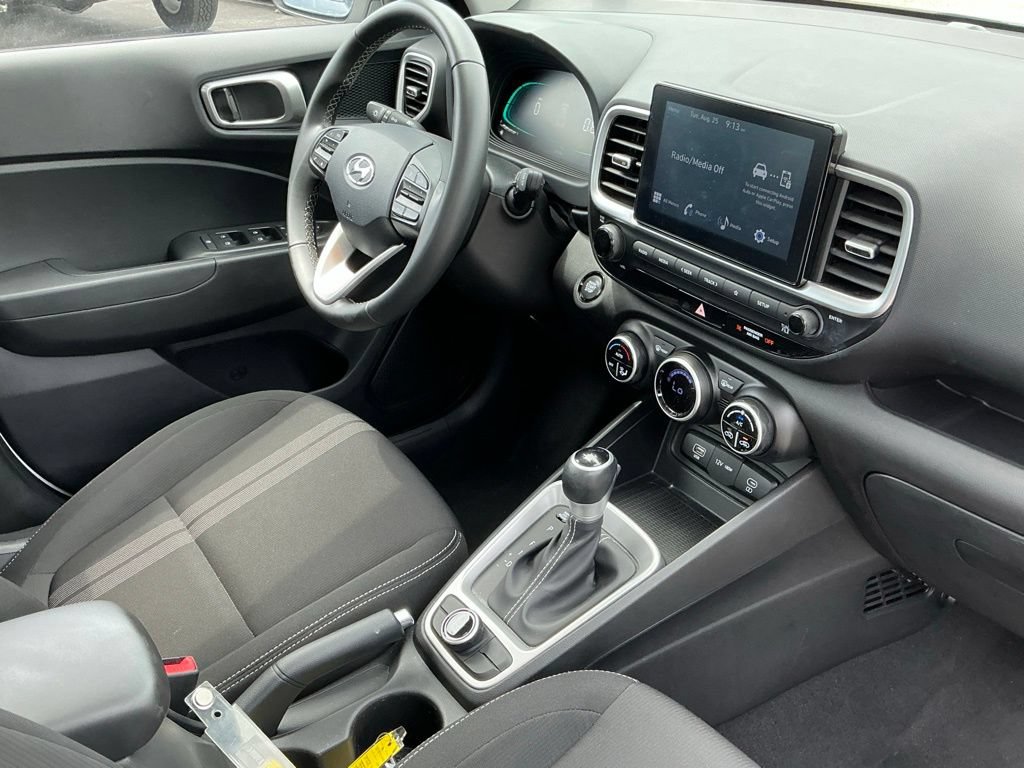 Used 2025 Hyundai Venue SEL FWD image 20