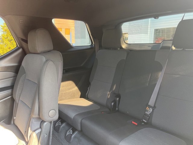 Used 2022 Chevrolet Traverse LT image 27