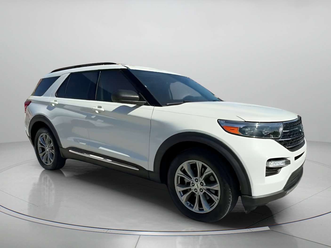 Certified 2022 Ford Explorer XLT w/ Equipment Group 202A image 34