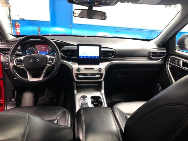 Certified 2021 Ford Explorer XLT w/ Equipment Group 202A image 14