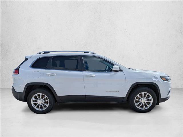 Used 2019 Jeep Cherokee Latitude w/ Cold Weather Group AWD/4WD image 4