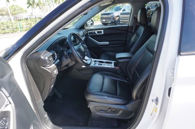 Certified 2022 Ford Explorer XLT w/ Equipment Group 202A image 29