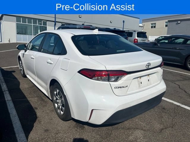 Used 2024 Toyota Corolla LE FWD image 3