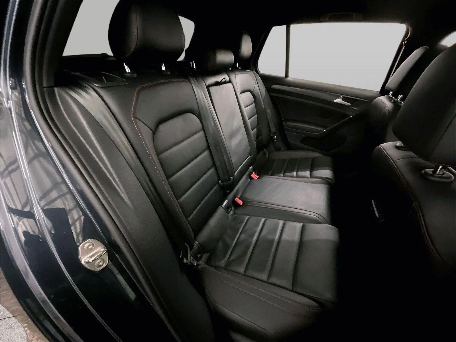 Used 2019 Volkswagen Golf S FWD image 26