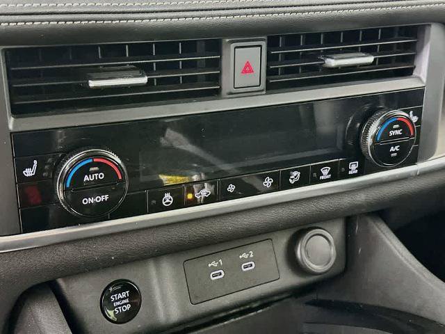 Used 2024 Nissan Rogue SV w/ SV Premium Package FWD image 18