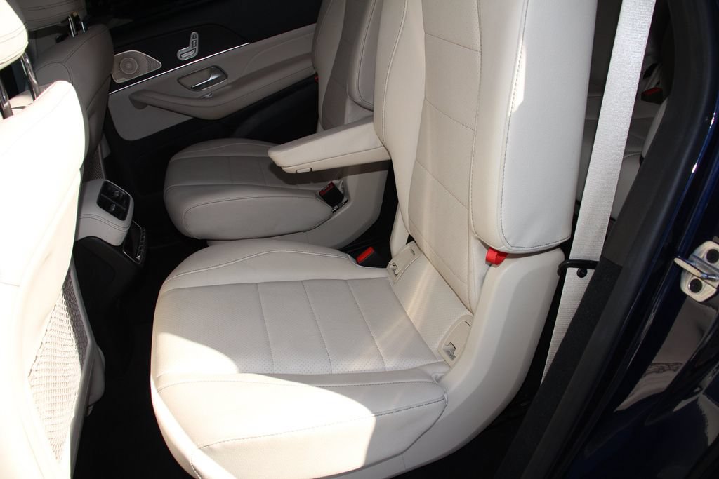 Used 2022 Mercedes-Benz GLS 450 4MATIC image 19