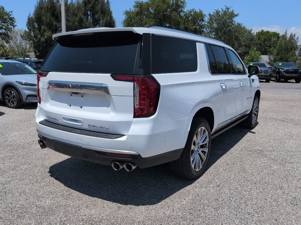 Used 2023 GMC Yukon XL Denali w/ Denali Reserve Package AWD/4WD image 3