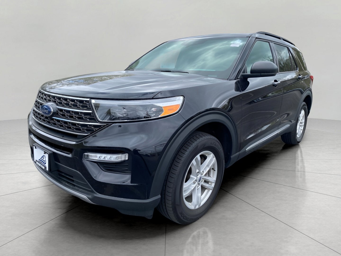 Certified 2024 Ford Explorer XLT w/ Equipment Group 202A AWD/4WD image 18