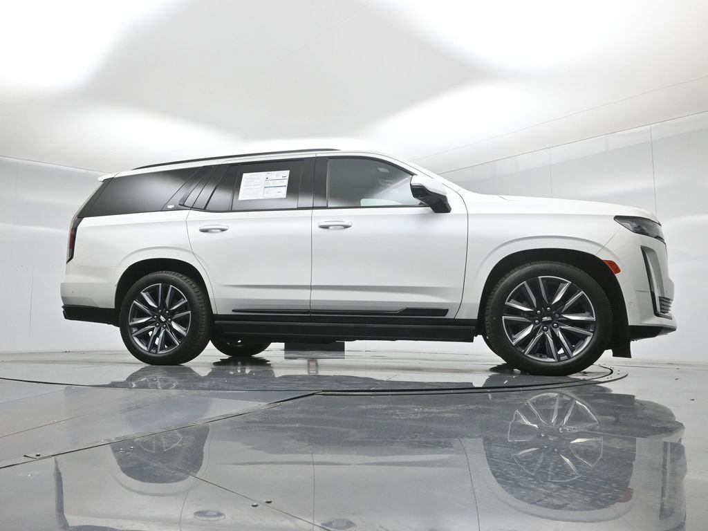 Used 2022 Cadillac Escalade Sport w/ Touring Package AWD/4WD image 4