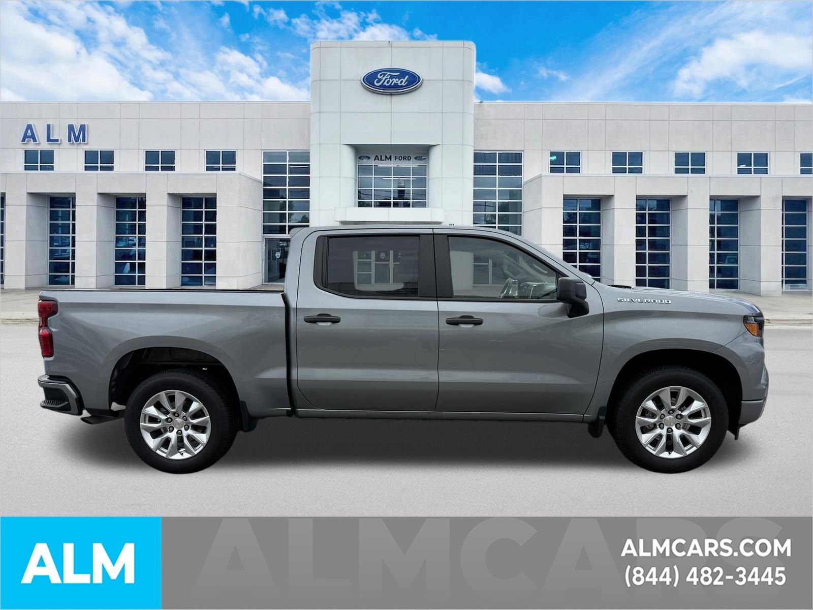 Used 2024 Chevrolet Silverado 1500 Custom image 5