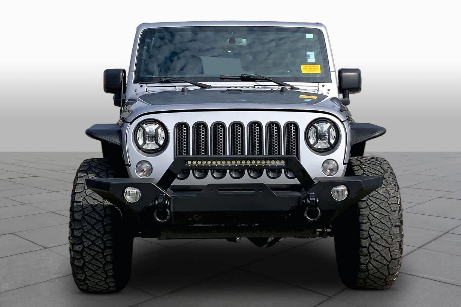 Used 2018 Jeep Wrangler Unlimited Rubicon w/ Connectivity Group AWD/4WD image 4