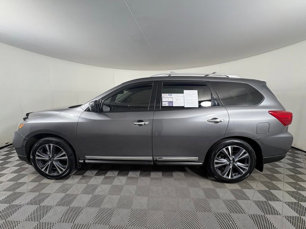 Used 2020 Nissan Pathfinder Platinum image 2