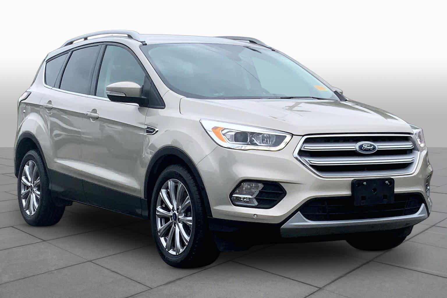 Certified 2018 Ford Escape SE w/ Ford Safe & Smart Package AWD/4WD image 3