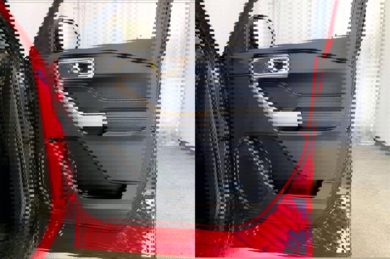 Certified 2022 Ford Explorer XLT w/ Equipment Group 202A image 26