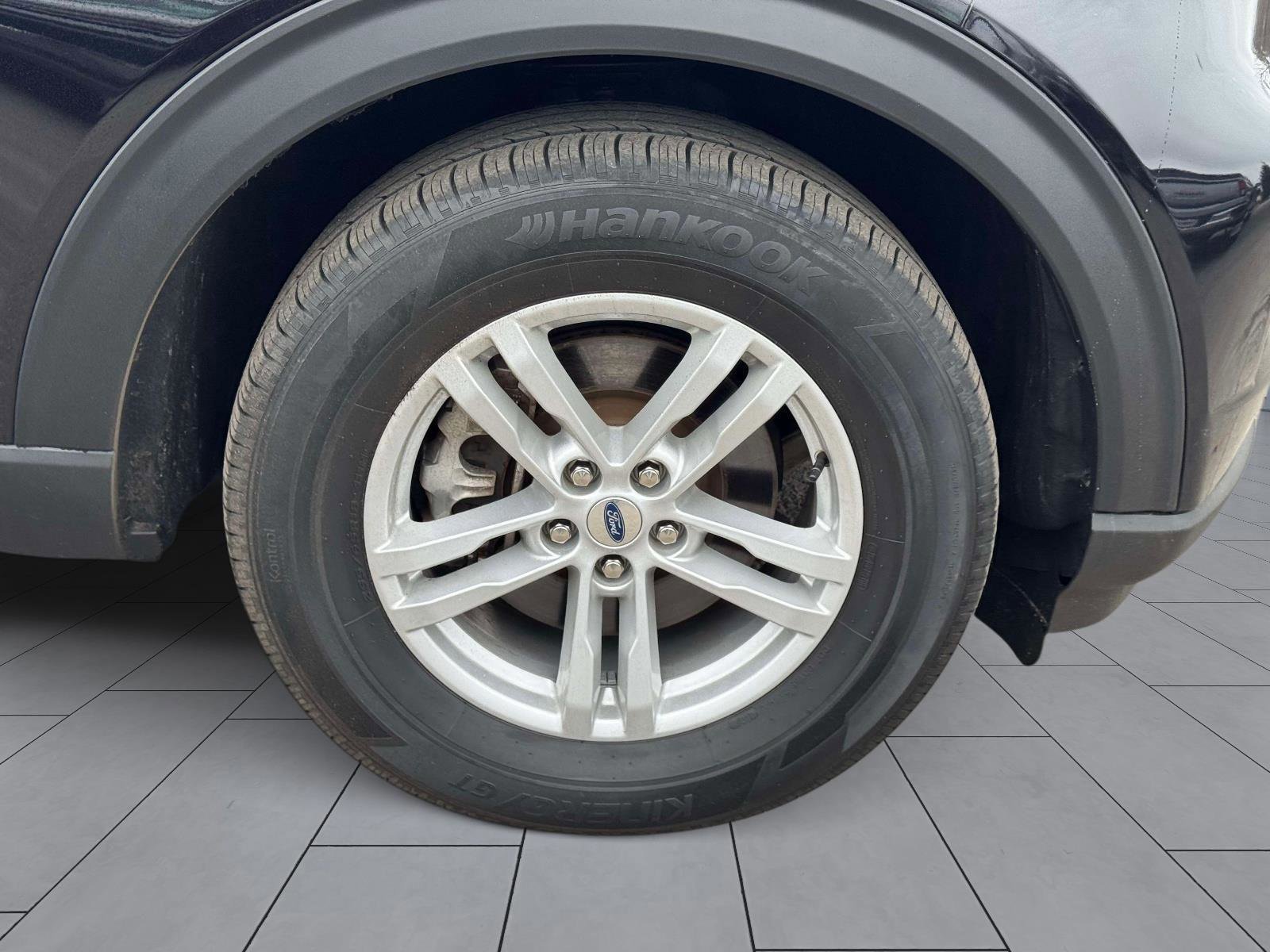 Certified 2022 Ford Explorer XLT w/ Equipment Group 202A image 8