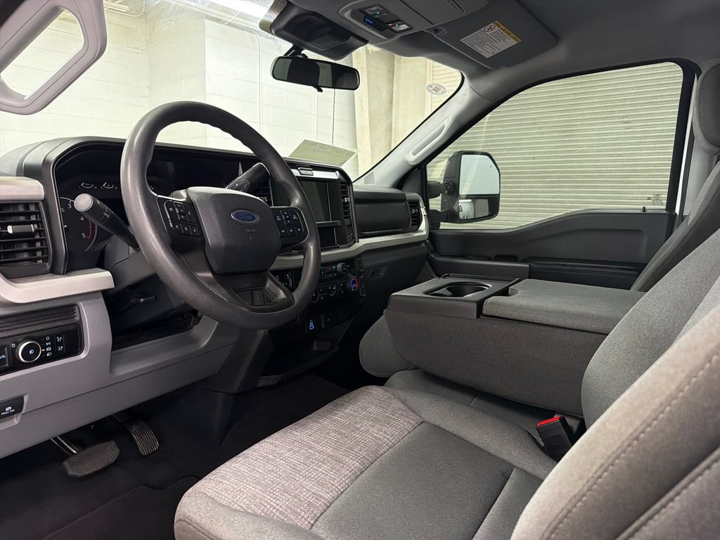 Certified 2025 Ford F250 XLT w/ FX4 Off-Road Package AWD/4WD image 9