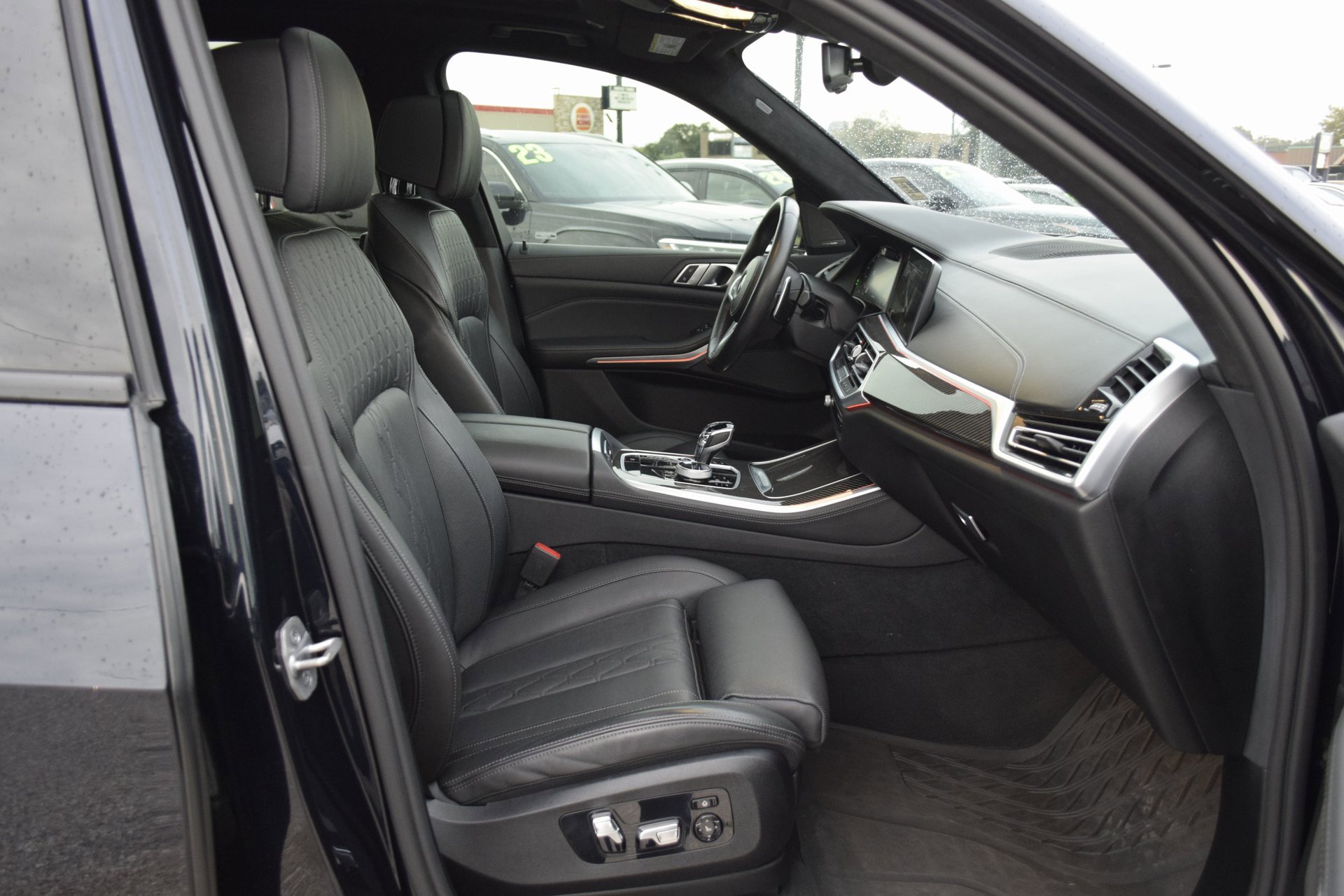 Used 2022 BMW X5 M50i w/ Executive Package image 24