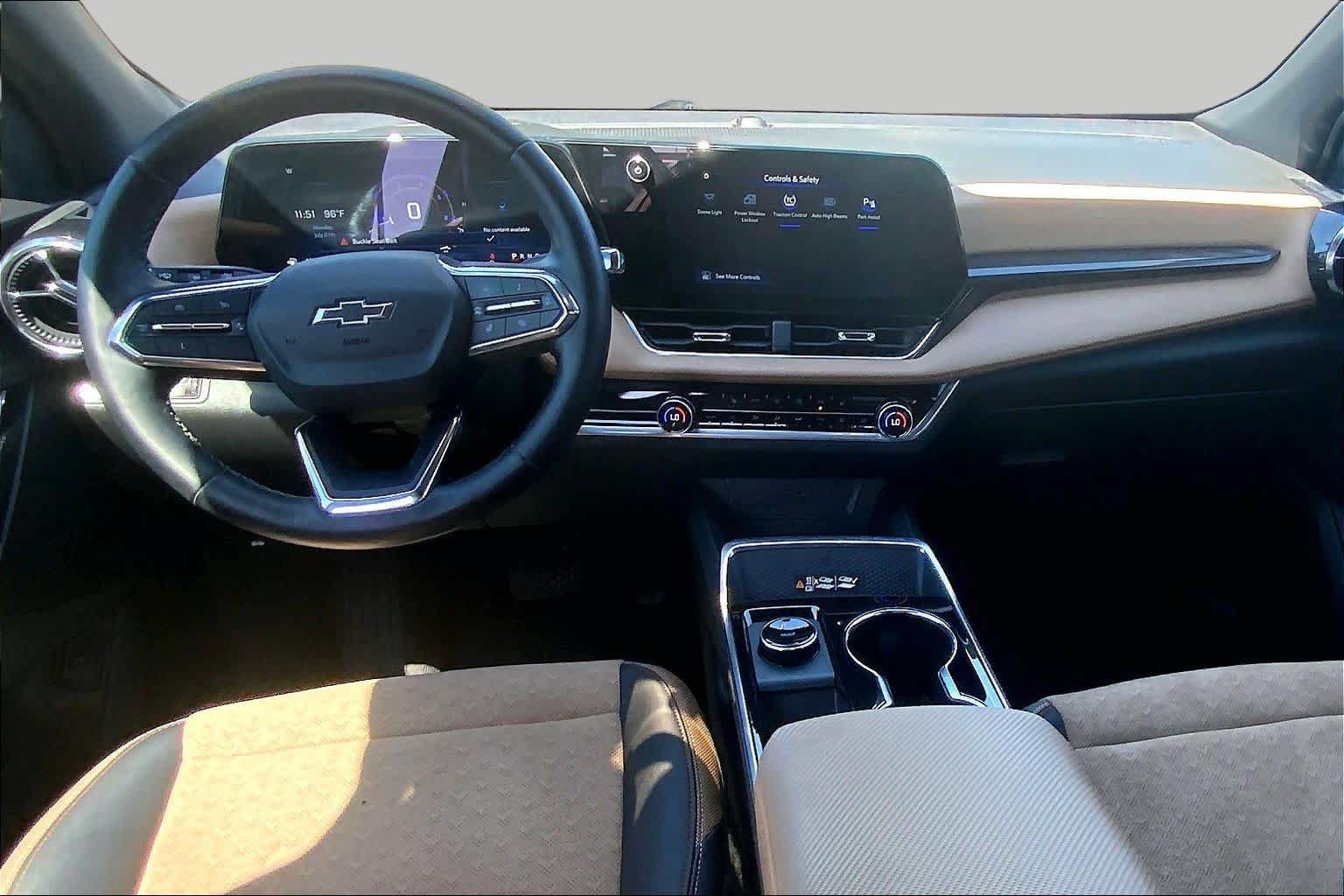 Used 2025 Chevrolet Equinox ACTIV FWD image 16