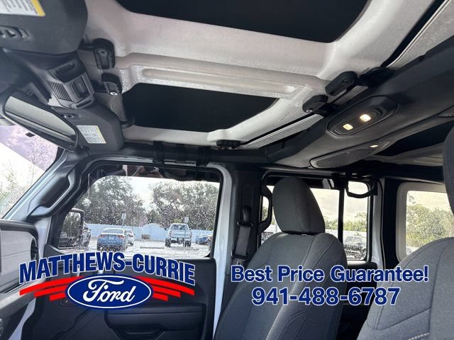 Used 2024 Jeep Wrangler Unlimited Sport AWD/4WD image 11