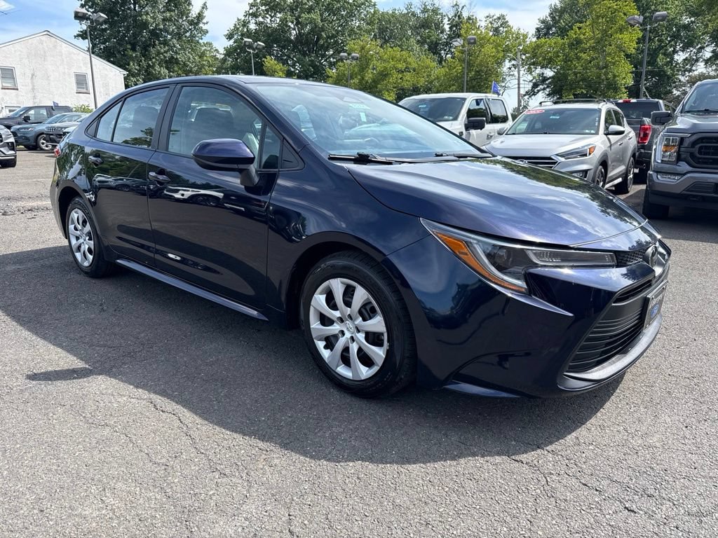 Used 2024 Toyota Corolla LE FWD image 3