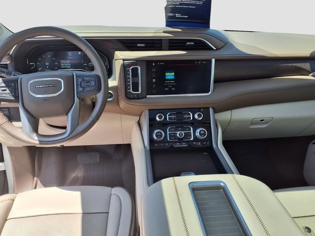 Used 2023 GMC Yukon XL Denali AWD/4WD image 13
