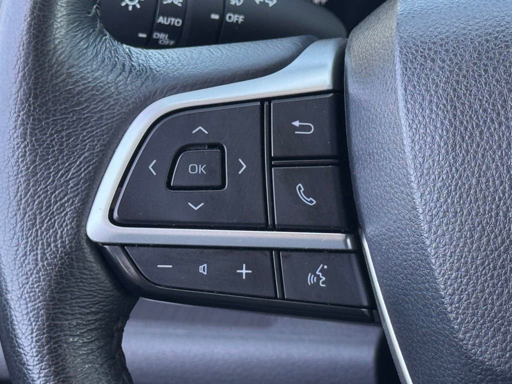 Used 2024 Toyota Sienna XLE image 24