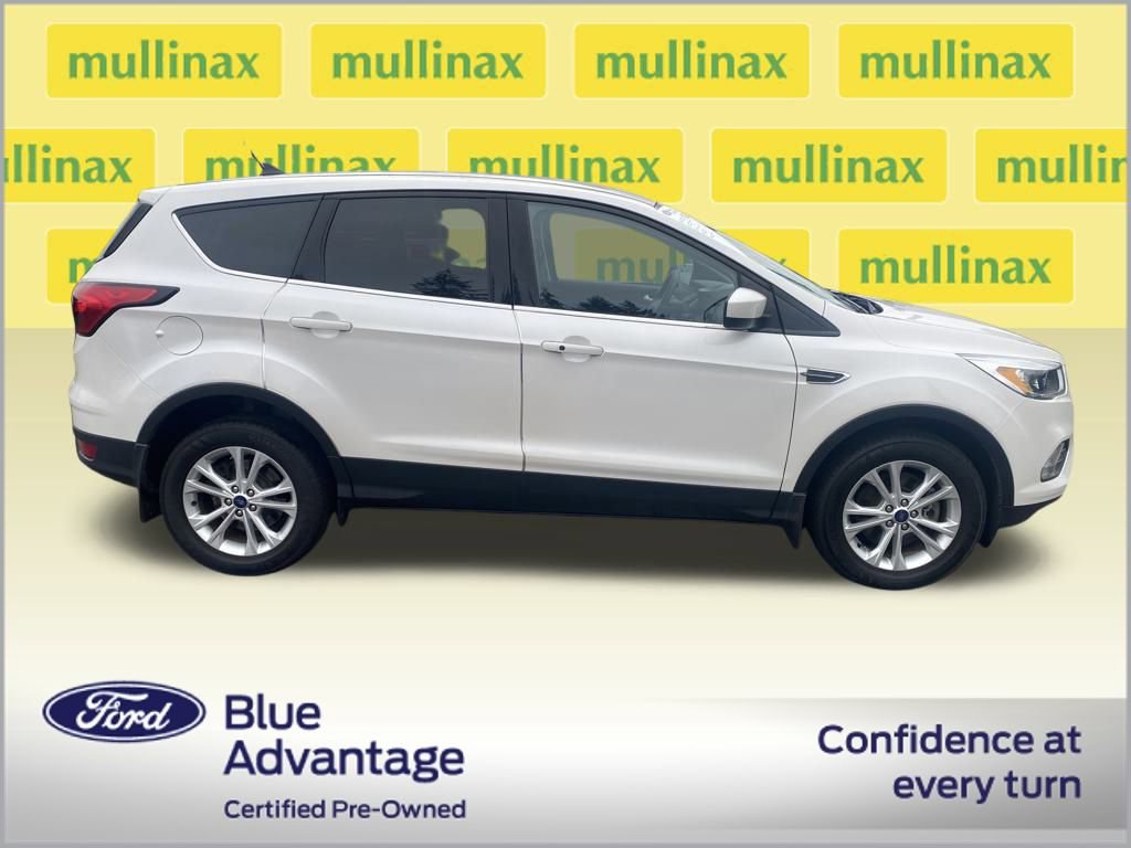 Certified 2019 Ford Escape SE image 2