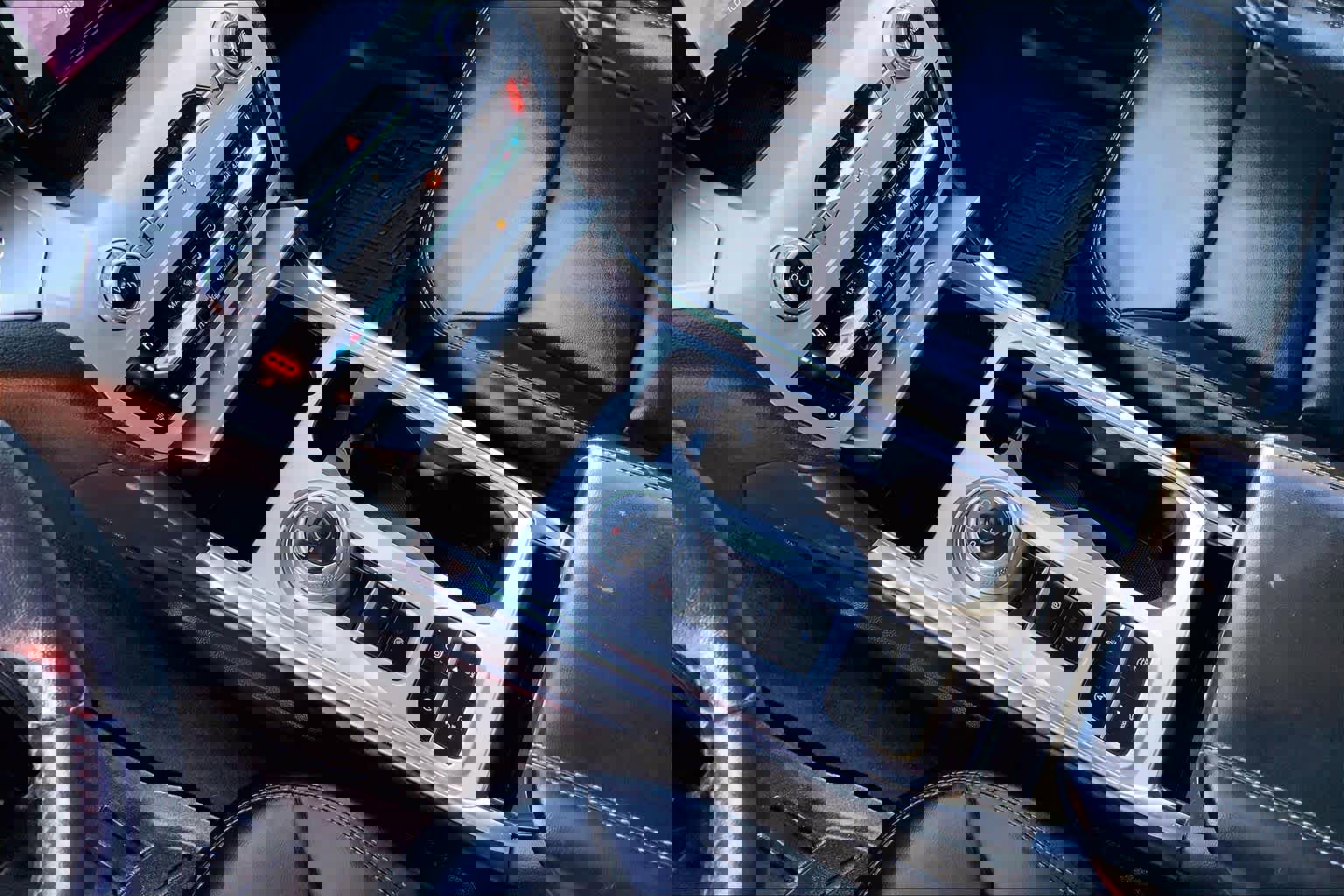 Certified 2021 Ford Explorer XLT w/ Equipment Group 202A image 14