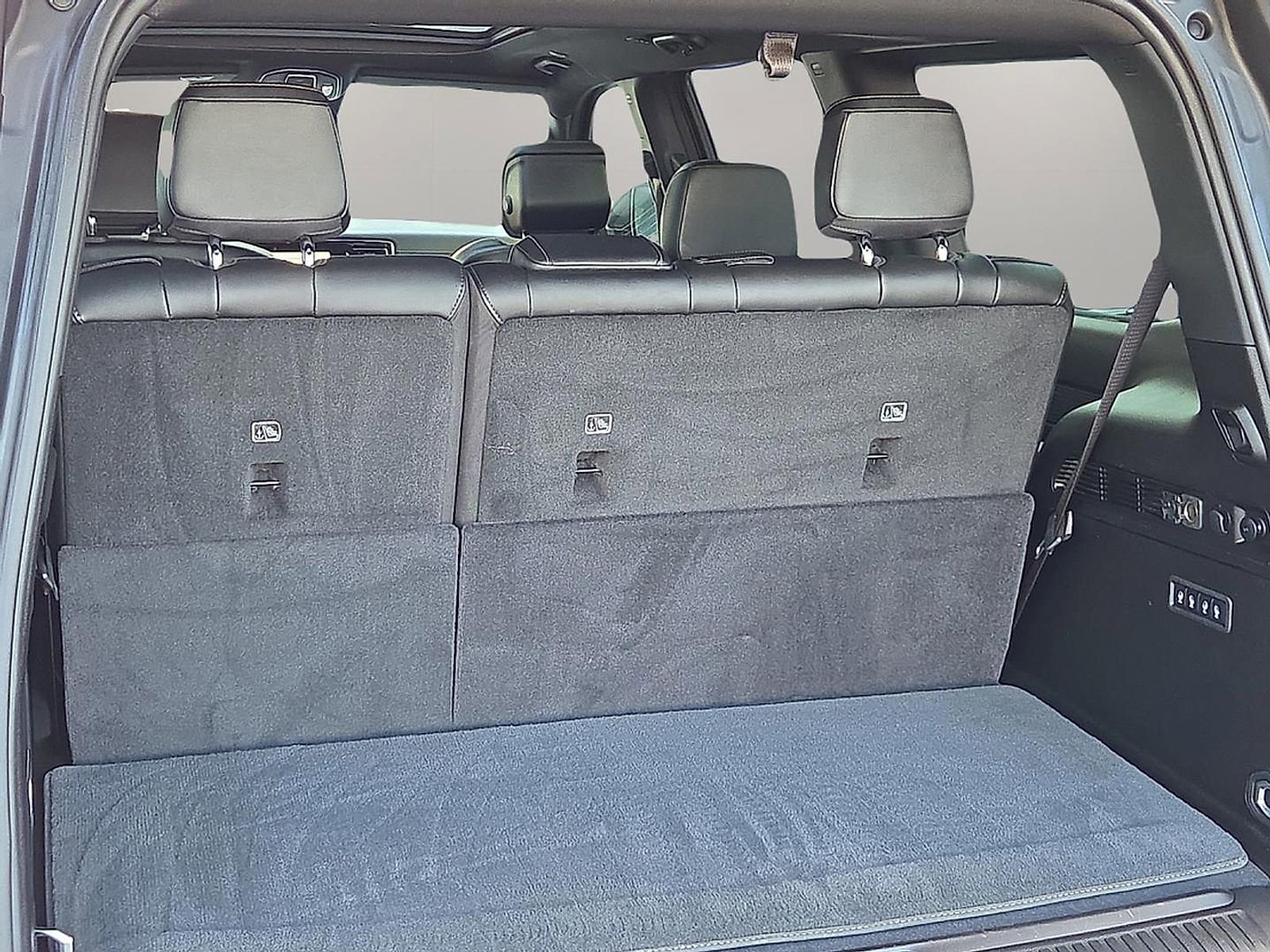 Used 2024 Jeep Wagoneer Series II AWD/4WD image 8