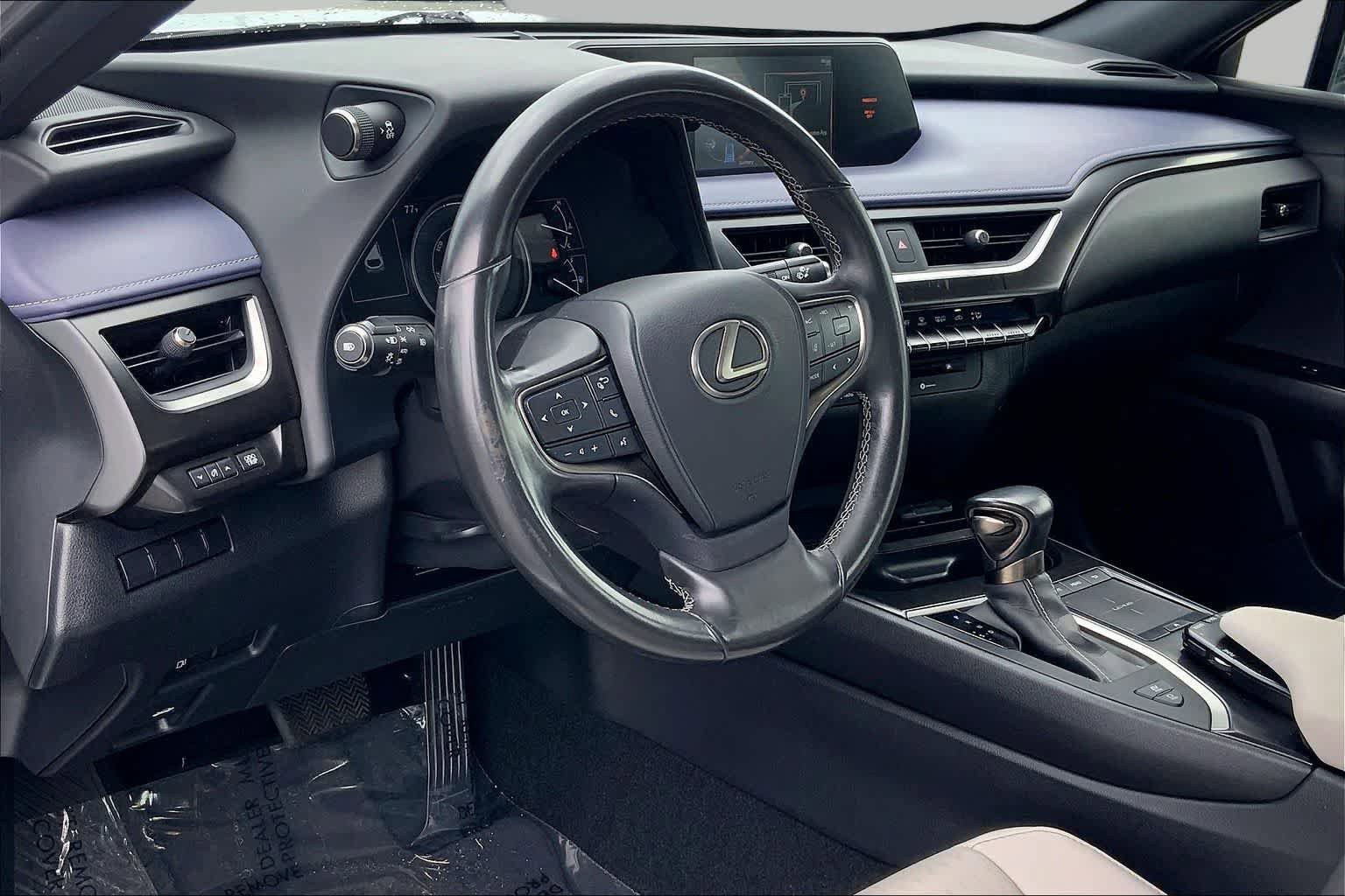 Used 2020 Lexus UX 250h w/ Accessory Package 2 AWD/4WD image 17