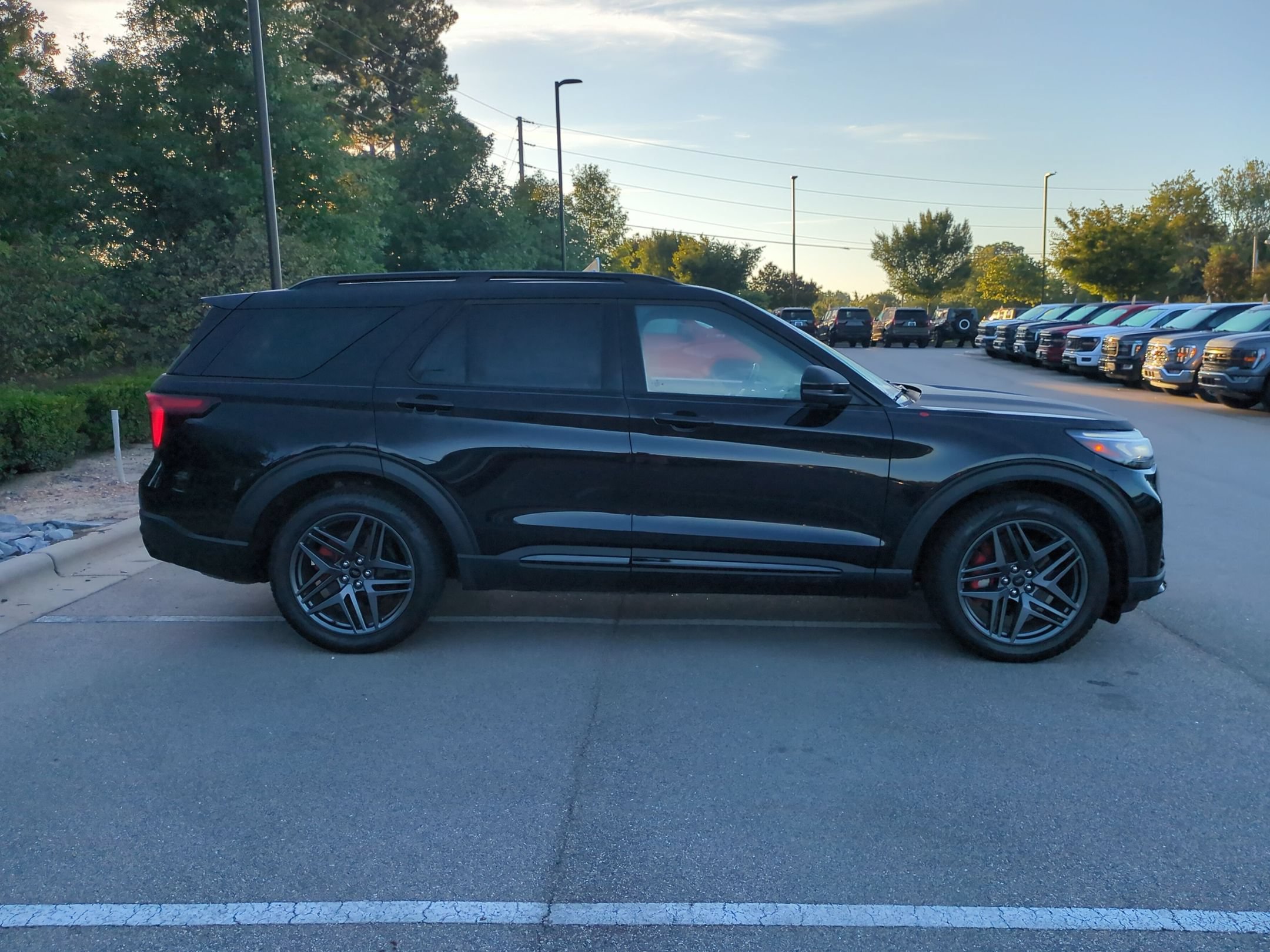 Certified 2025 Ford Explorer ST w/ Sun And Sound Package RWD image 3