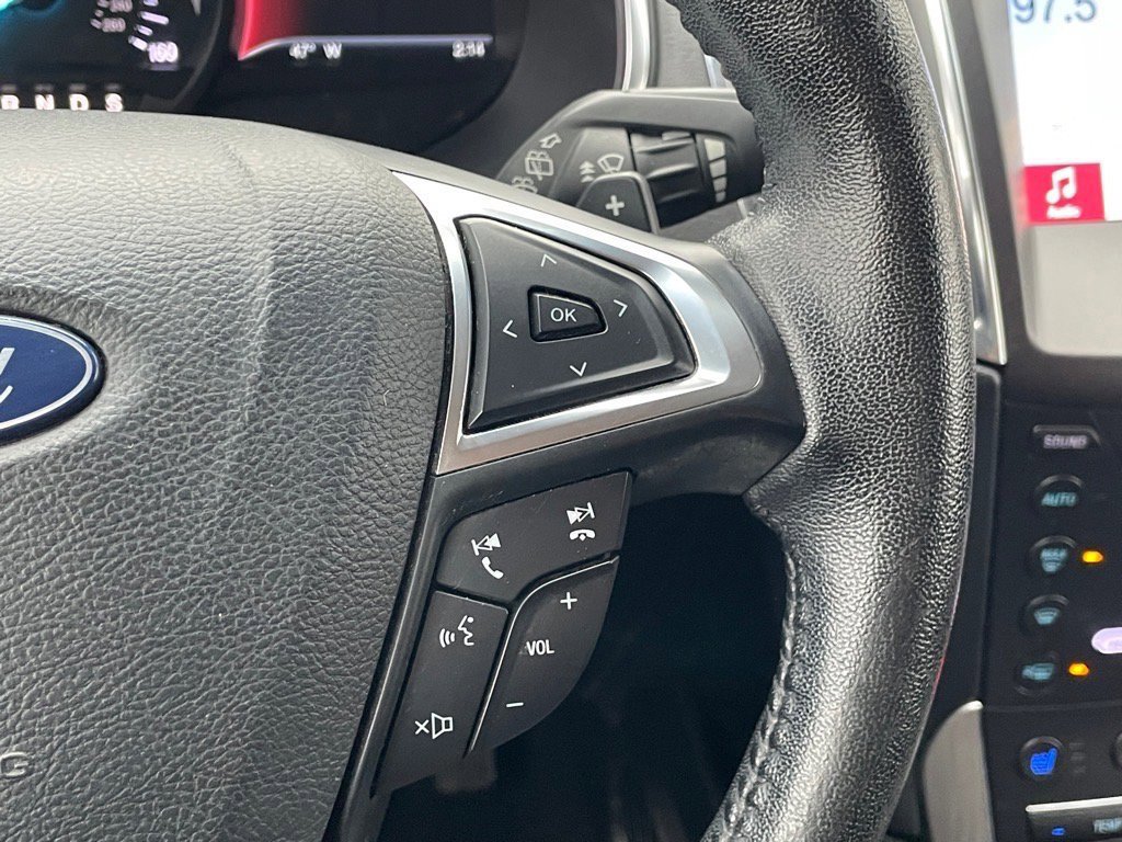 Certified 2019 Ford Edge Titanium w/ Equipment Group 301A image 17