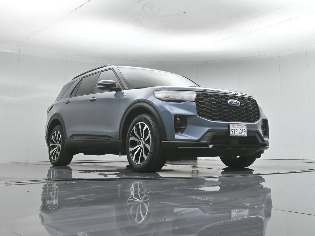 Certified 2025 Ford Explorer ST-Line w/ Premium Package RWD image 50