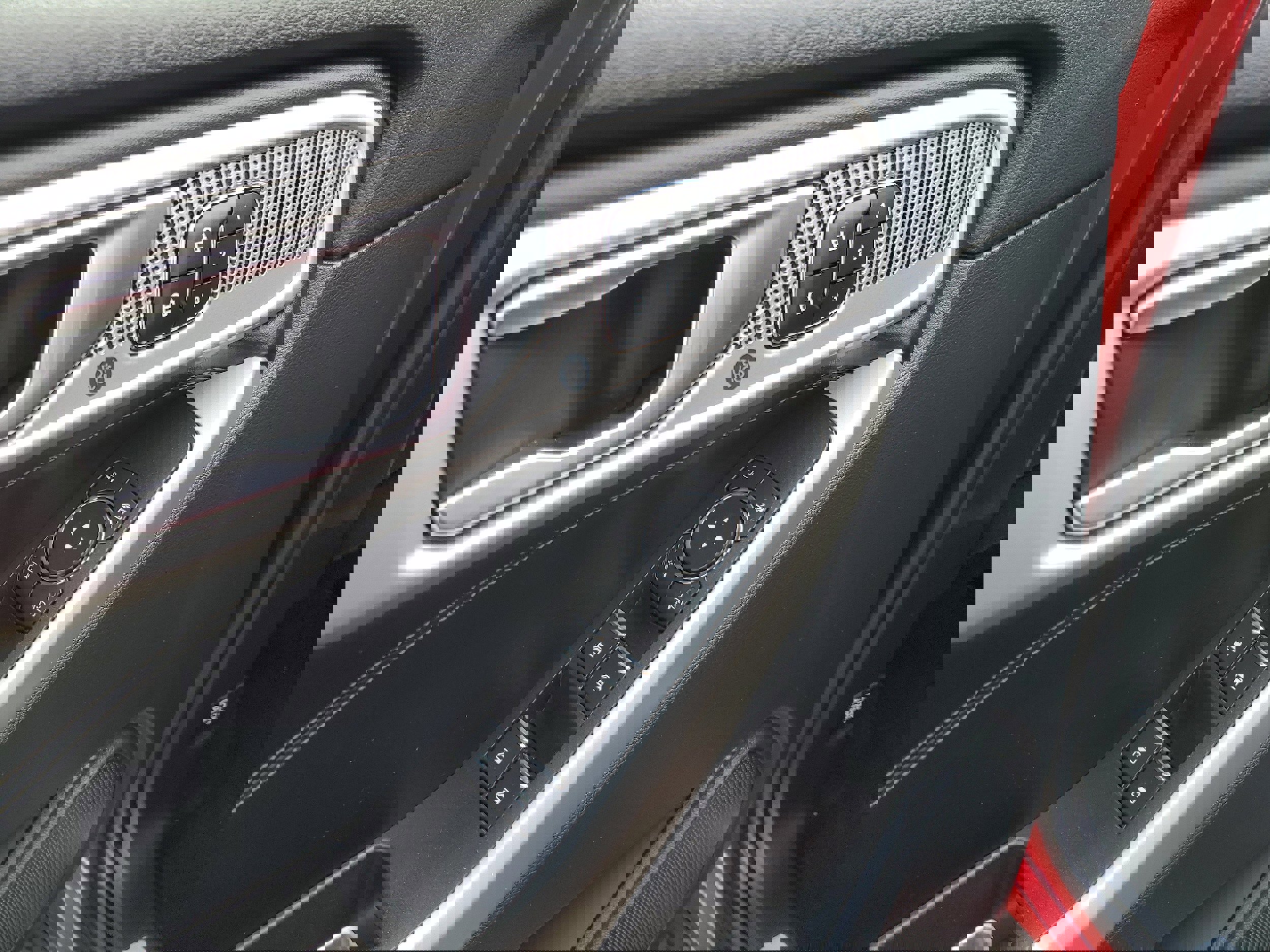 Certified 2022 Ford Explorer Limited w/ Hybrid Equipment Group 310A image 19