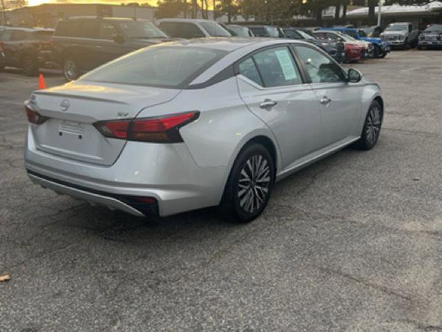 Used 2023 Nissan Altima 2.5 SV image 5