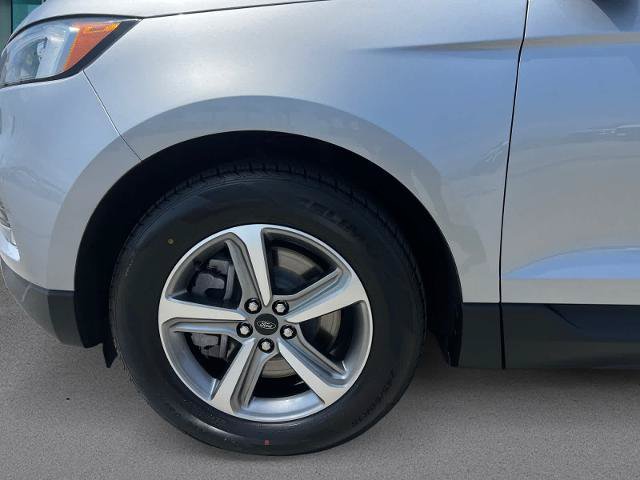 Certified 2023 Ford Edge SEL w/ Convenience Package AWD/4WD image 9