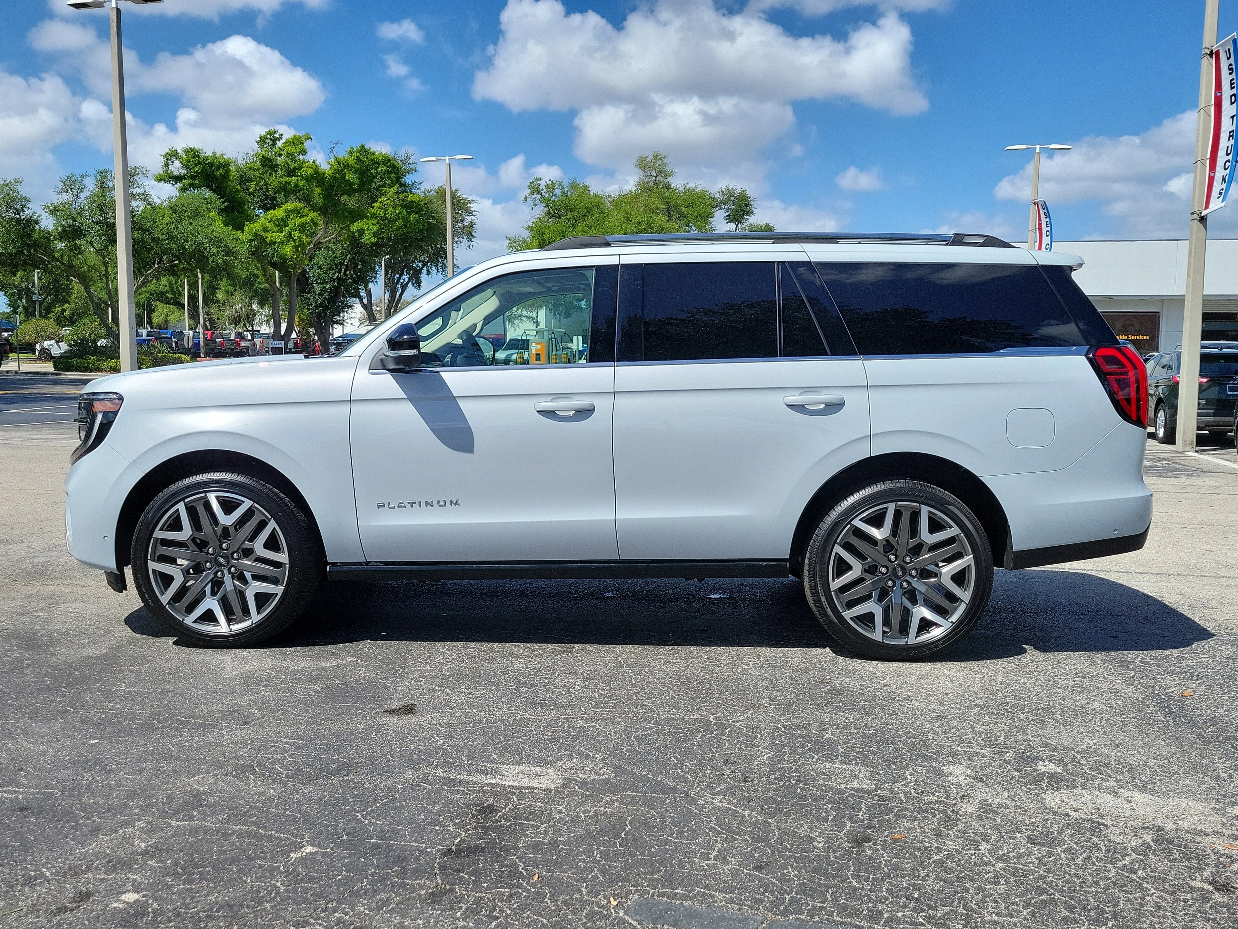 Certified 2025 Ford Expedition Platinum w/ Platinum Ultimate Package image 4