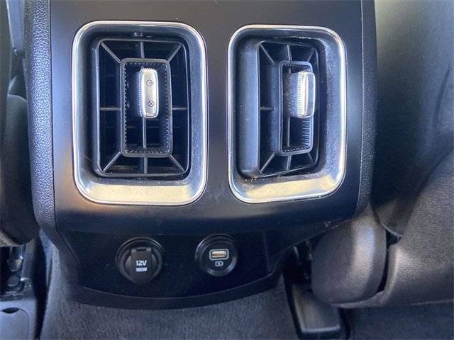 Used 2022 Kia Sorento S w/ Panoramic Sunroof Package image 13