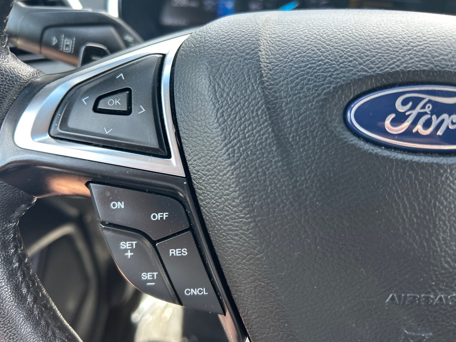 Certified 2020 Ford Edge Titanium AWD/4WD image 23
