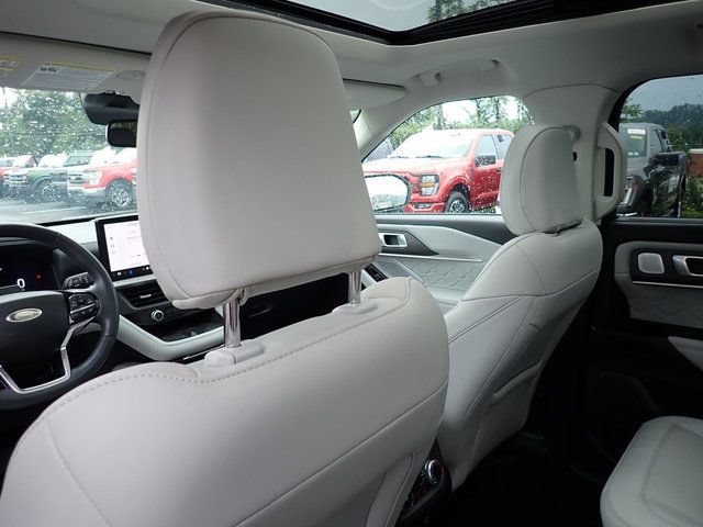 Certified 2025 Ford Explorer Platinum w/ LUX Leather Package AWD/4WD image 18