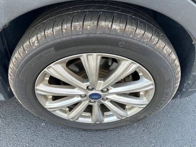 Certified 2018 Ford Escape Titanium w/ Ford Safe & Smart Package FWD image 11
