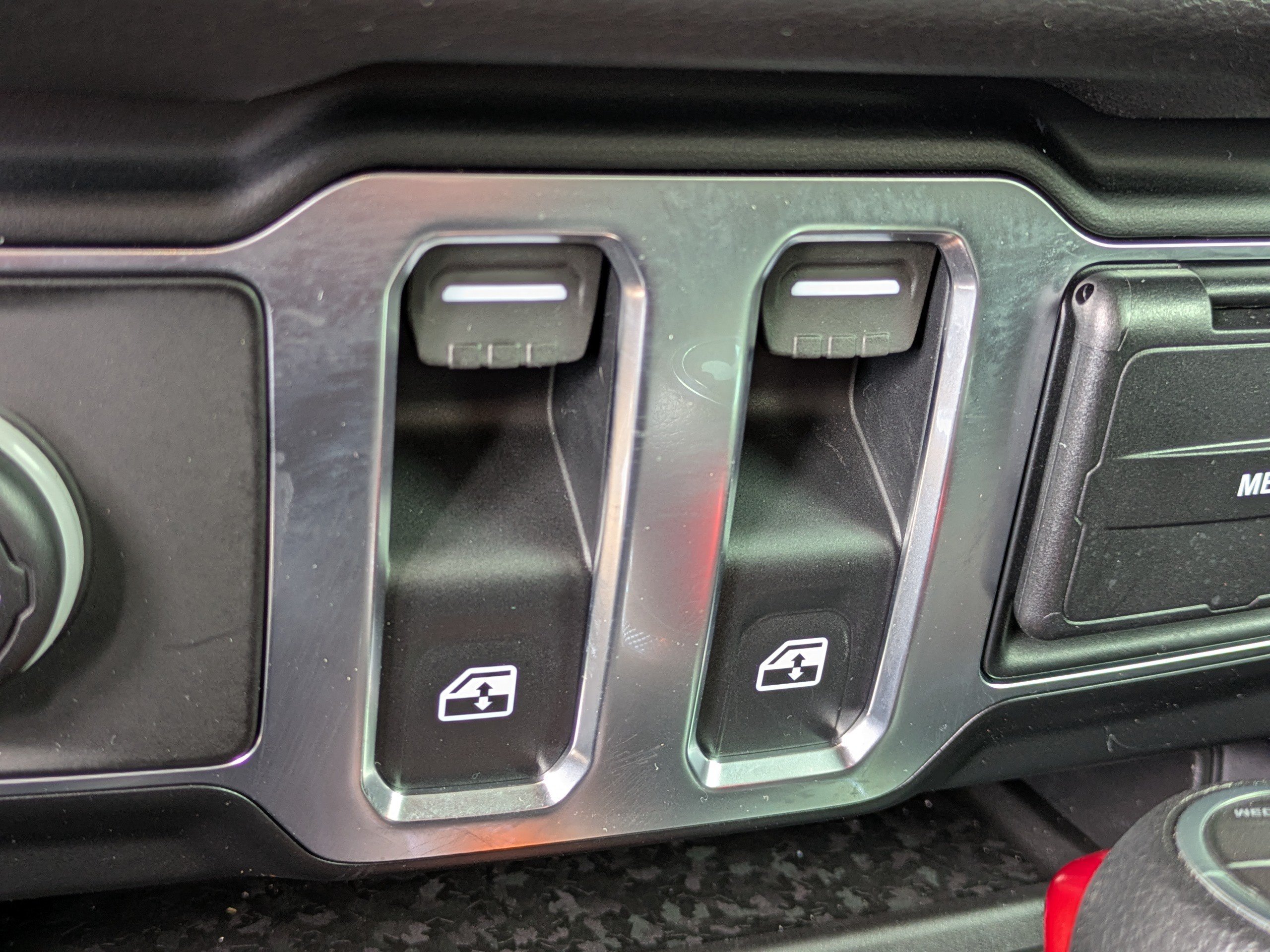 Used 2025 Jeep Wrangler Sport AWD/4WD image 22
