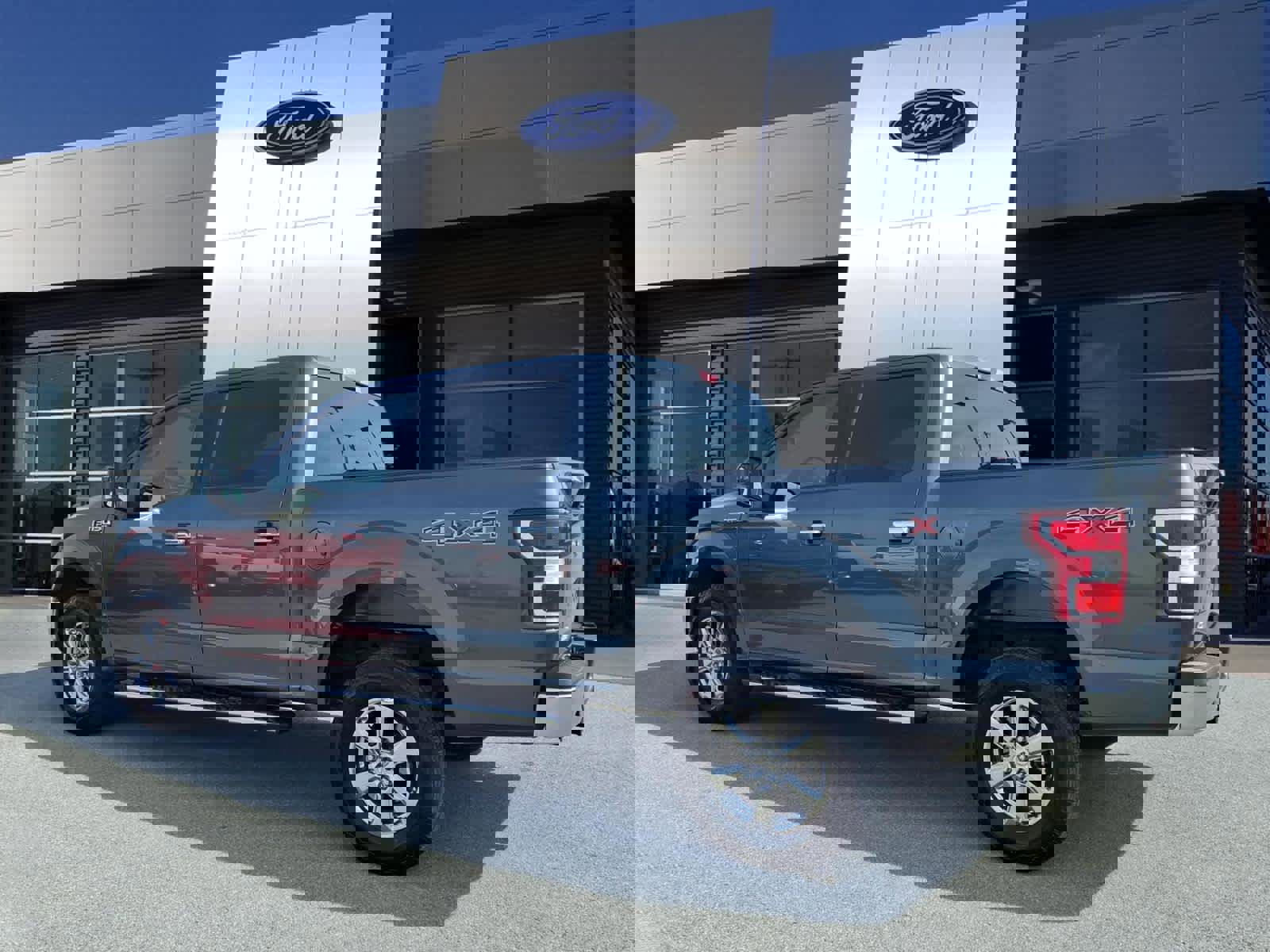 Certified 2018 Ford F150 XLT w/ Equipment Group 302A Luxury image 2