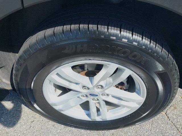 Certified 2023 Ford Explorer 4WD image 12