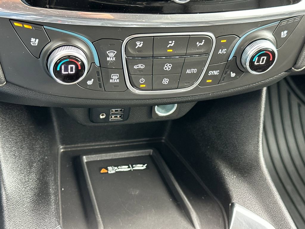 Used 2023 Chevrolet Traverse Premier AWD/4WD image 21